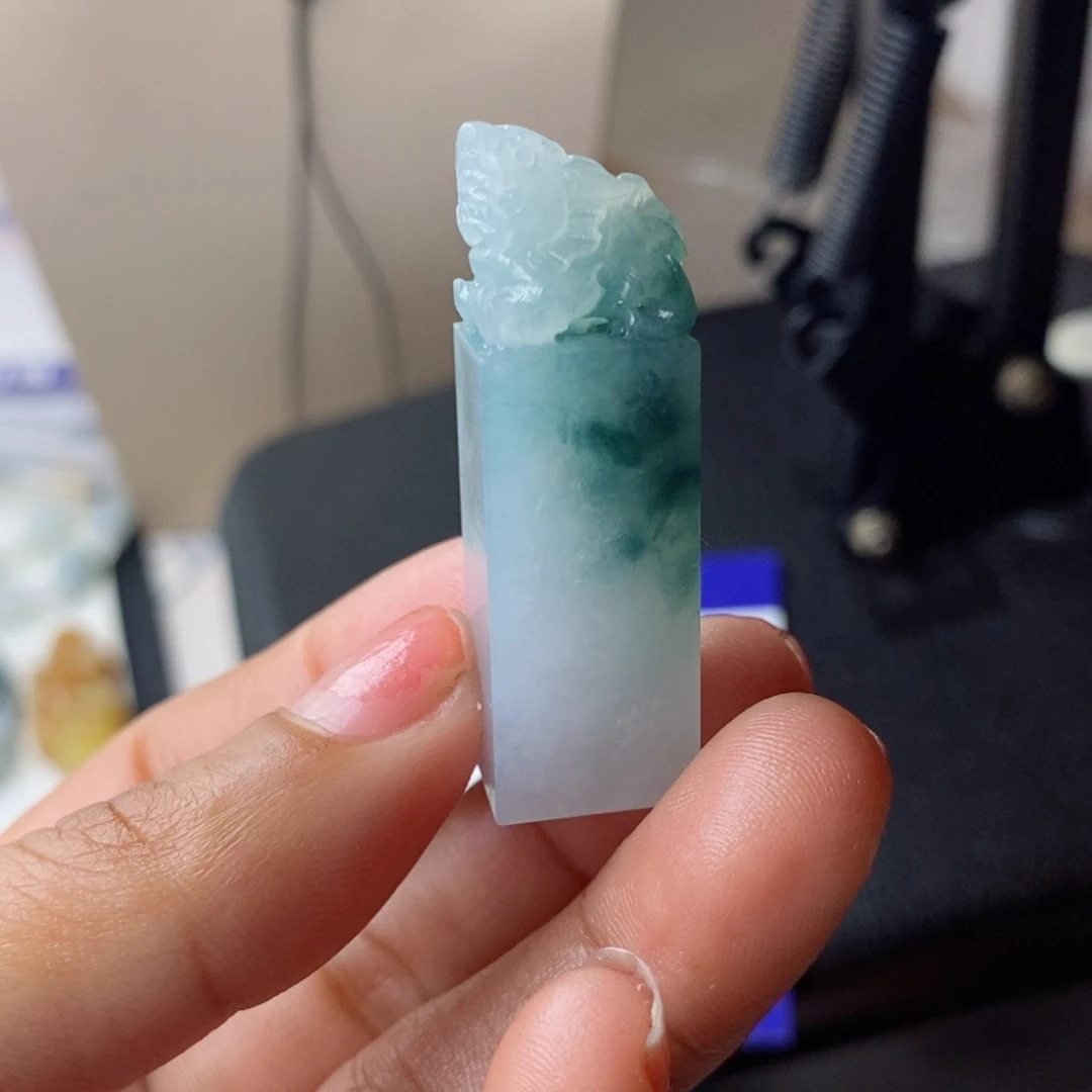 定制翡翠未镶嵌桂****?毛货