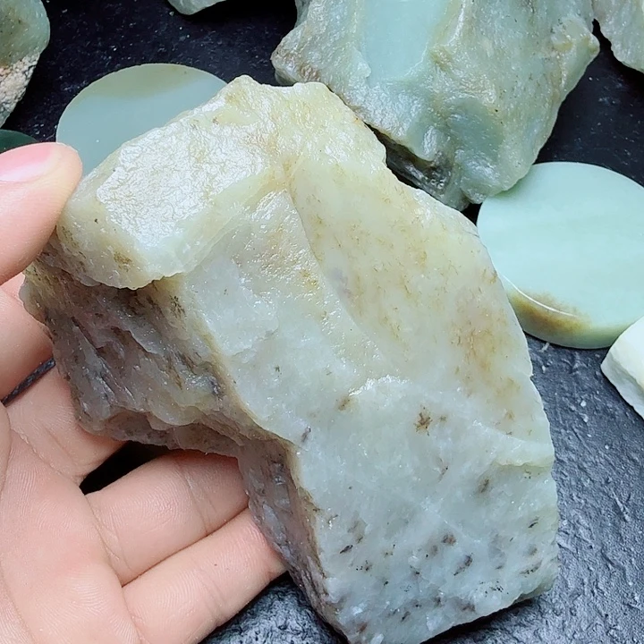未镶嵌和田玉（糖玉）珠宝奇石