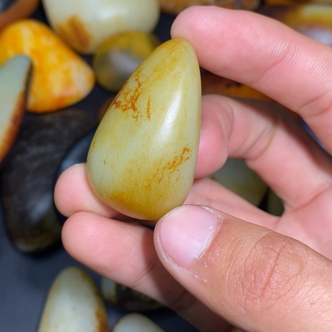 和田玉未镶嵌珠宝奇石