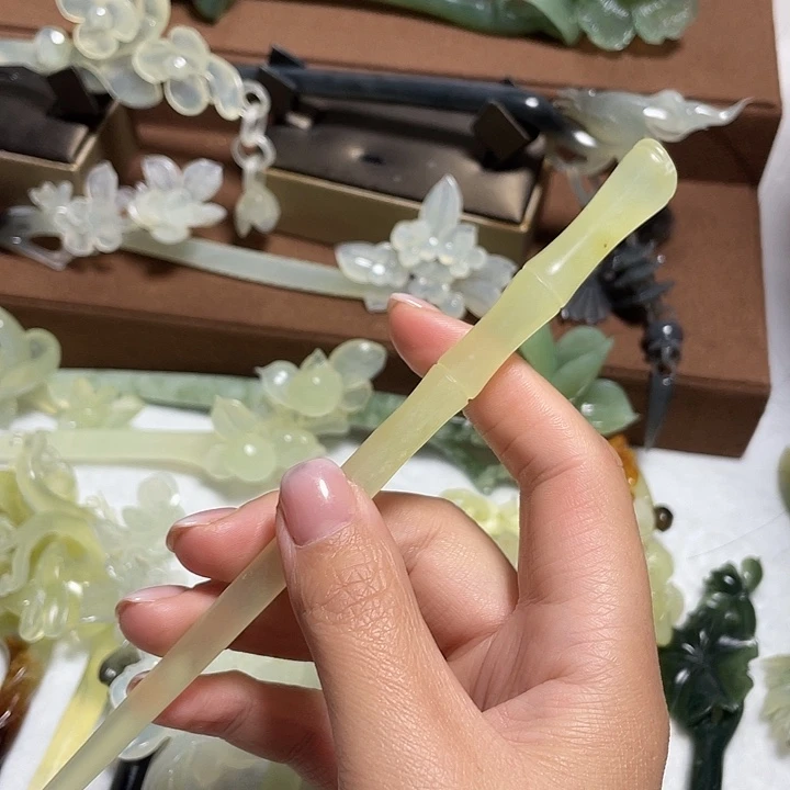 蛇纹石玉未镶嵌发饰