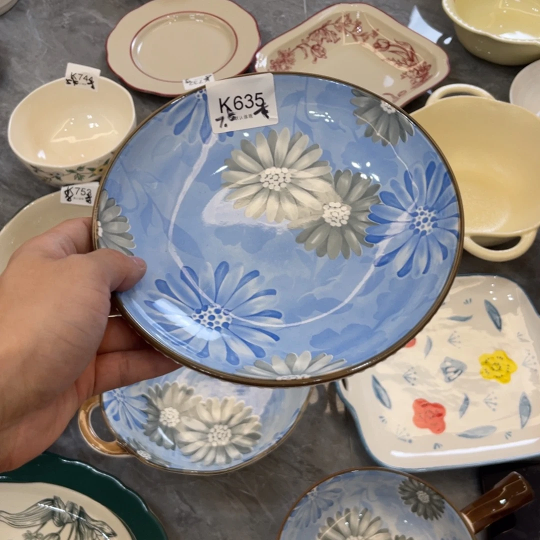 陶瓷微瑕餐具介意勿拍，满18飞！