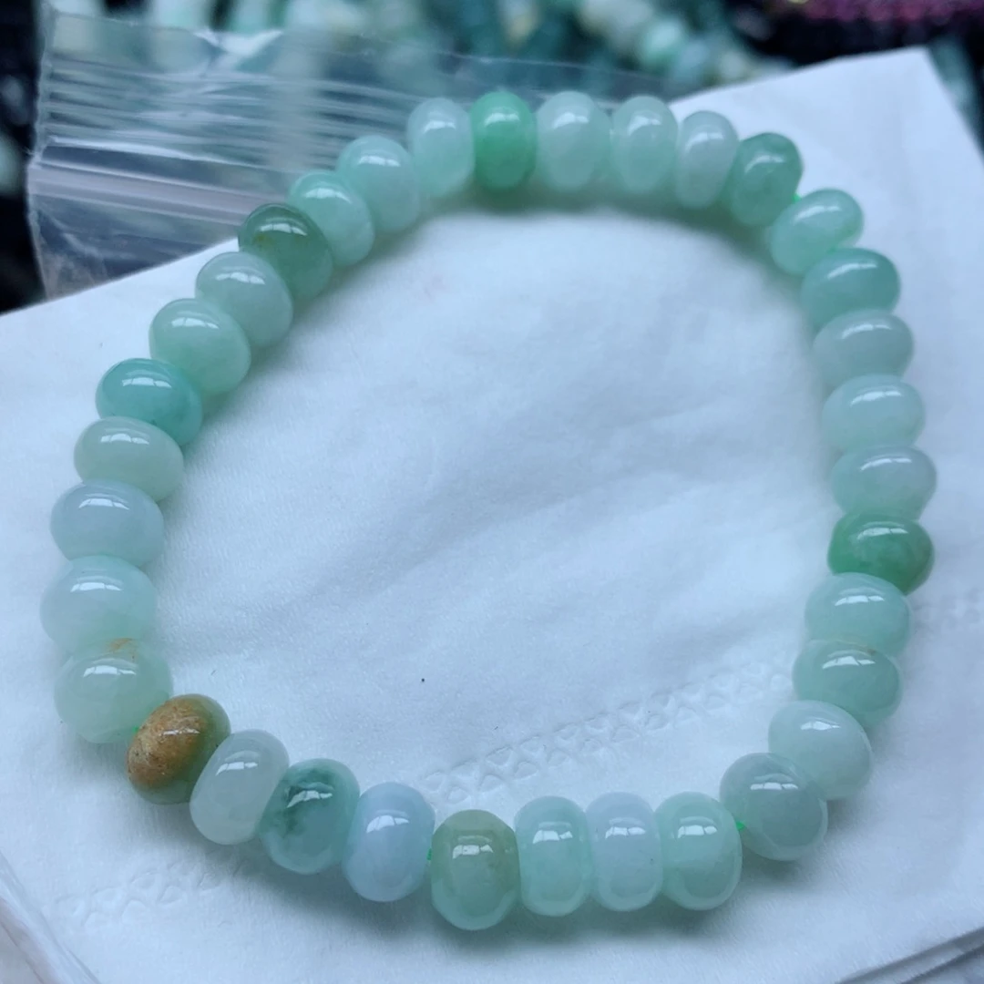 翡翠颈饰未镶嵌手串