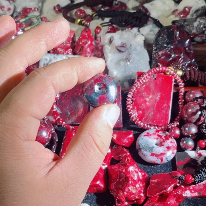 天然辰砂原石首饰