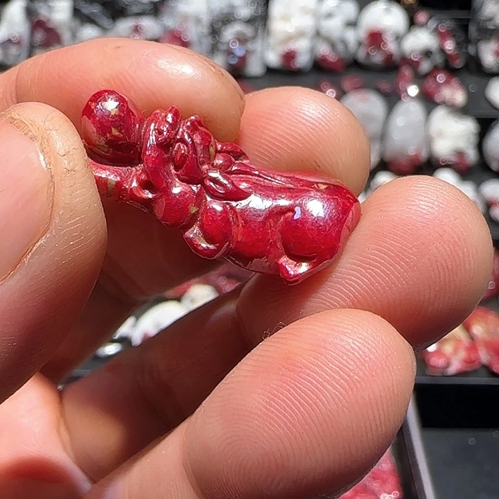 天然辰砂贞**宝纯天然朱砂原矿雕刻貔貅