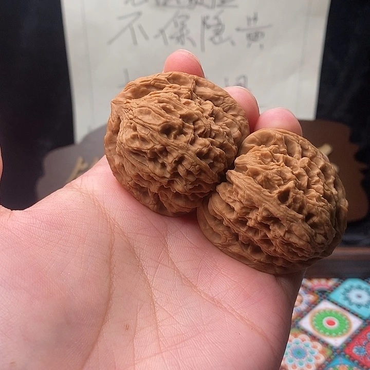 文玩核桃吊坠南疆石
