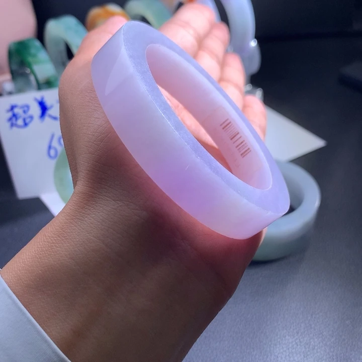 未镶嵌轮胎大漏定制翡翠