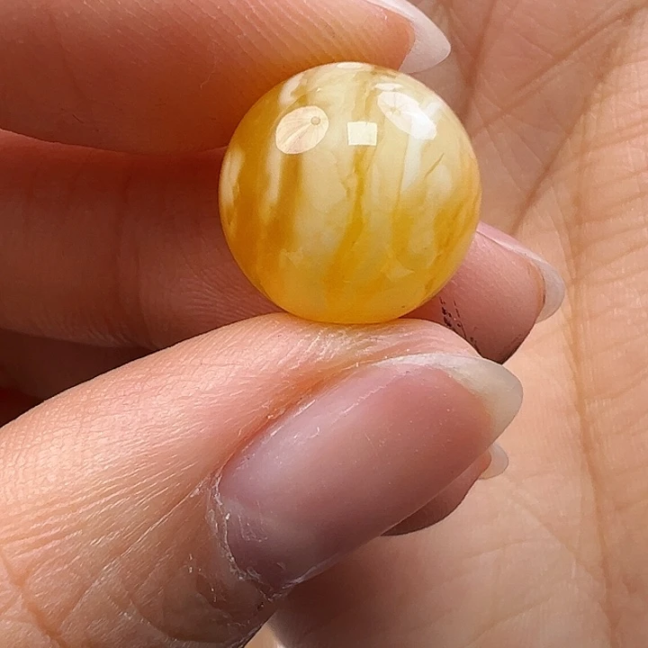 蜜蜡未镶嵌珠宝奇石