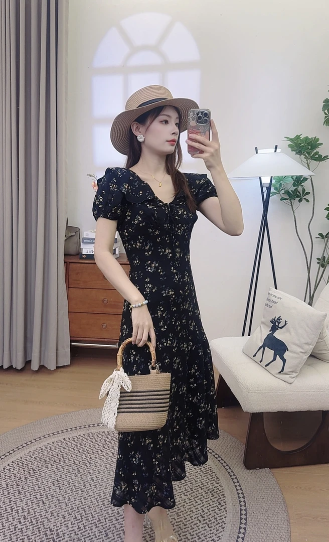 2025夏季新款韩版小众设计感碎花连衣裙收腰显瘦荷叶边系带长裙子