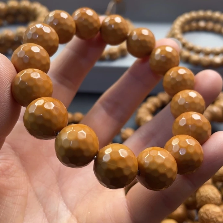 文玩核桃吊坠猴头精品