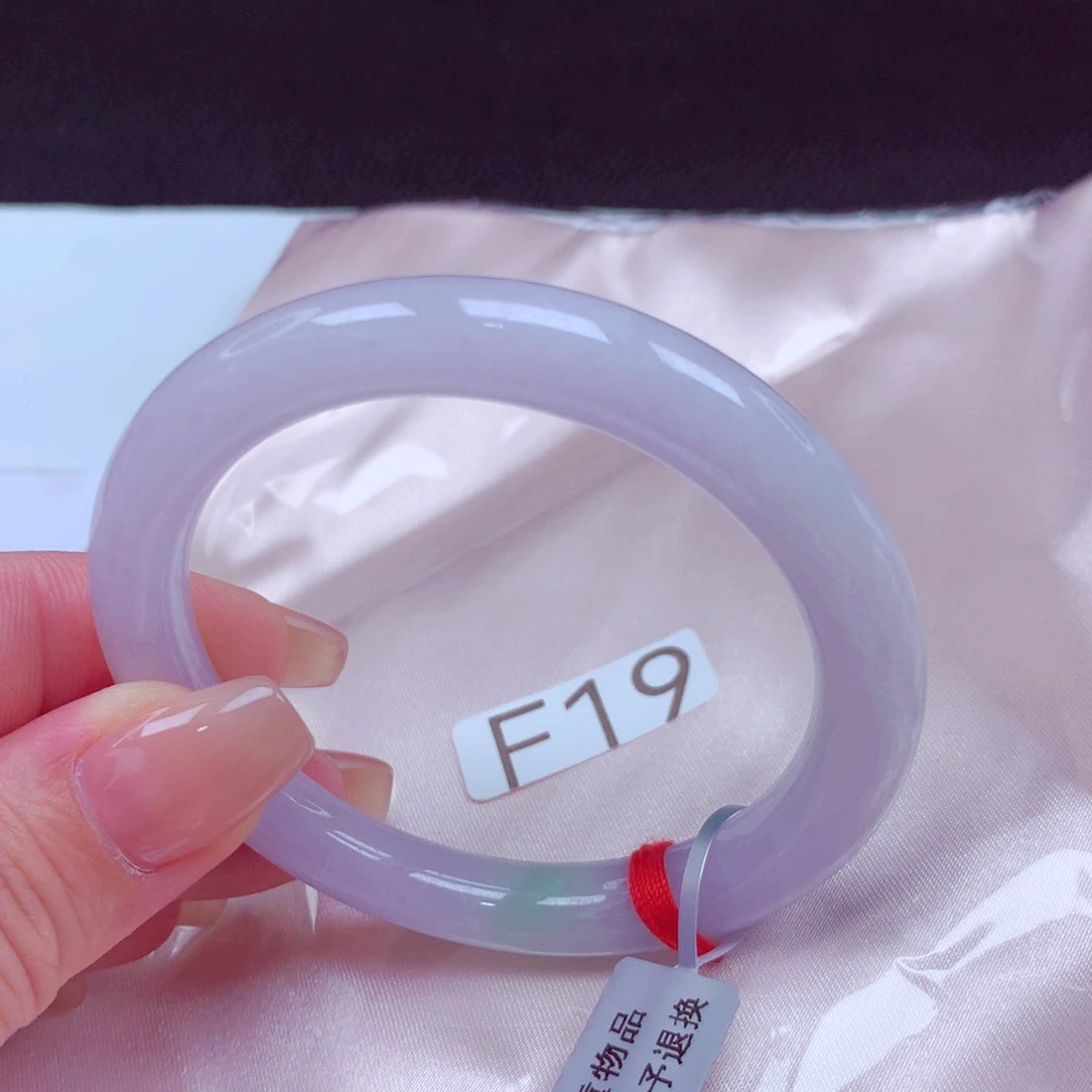 翡翠手镯未镶嵌手镯88