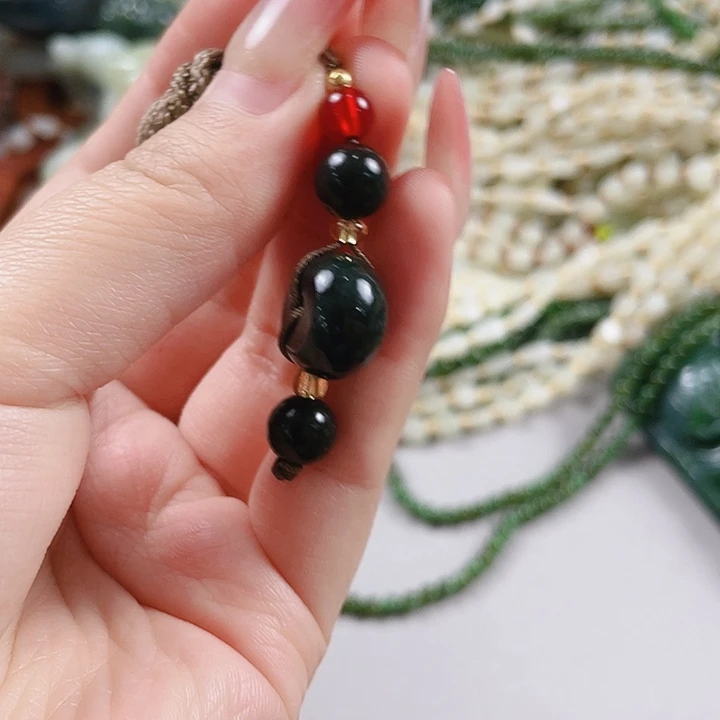 颈饰未镶嵌和田玉