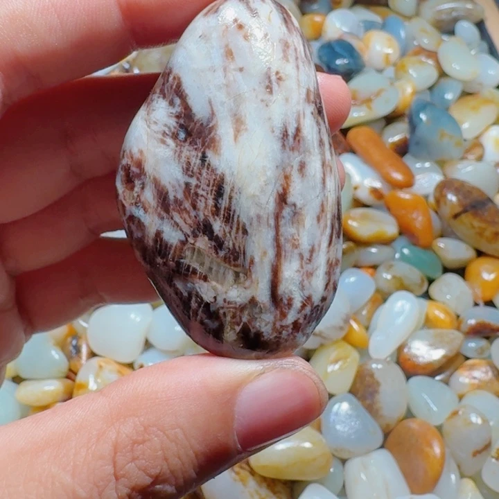 和田玉（糖玉）未镶嵌颈饰58克