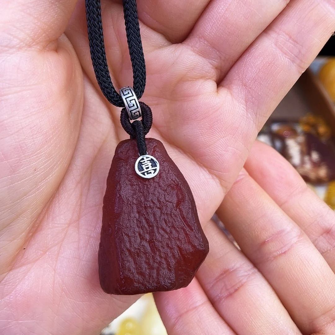 未镶嵌琥珀珠宝奇石