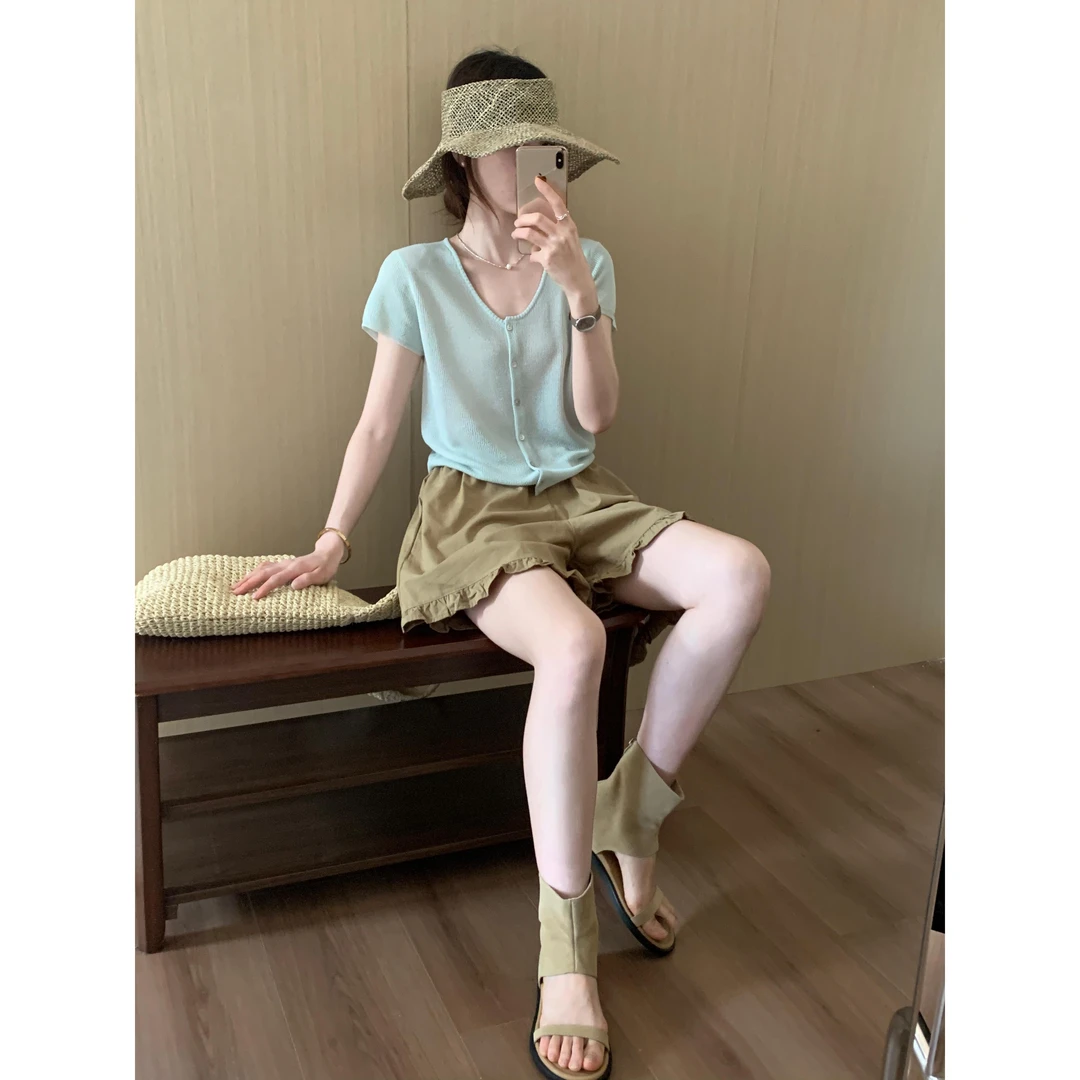 2025春夏设计感新款韩系V领小众复古短袖针织开衫百搭上衣套装女