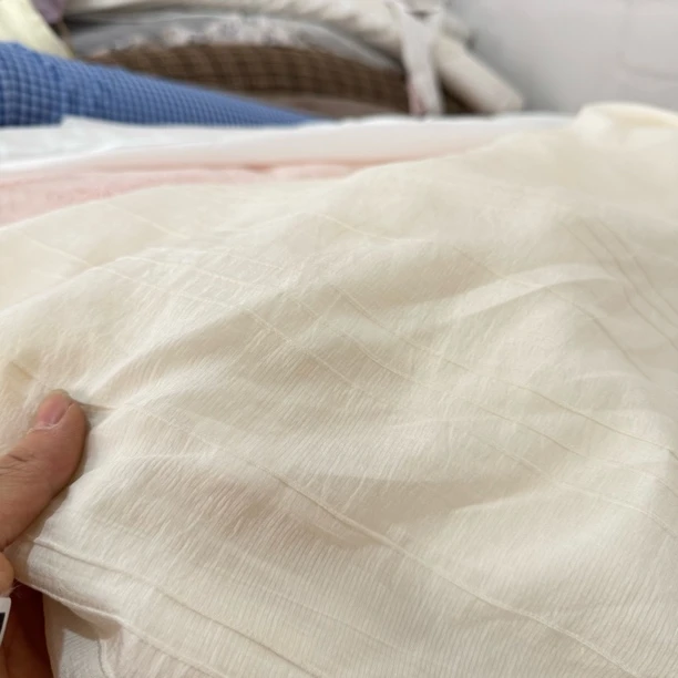 17 打皱提花天丝麻裙子面料8米价里面还有亮丝