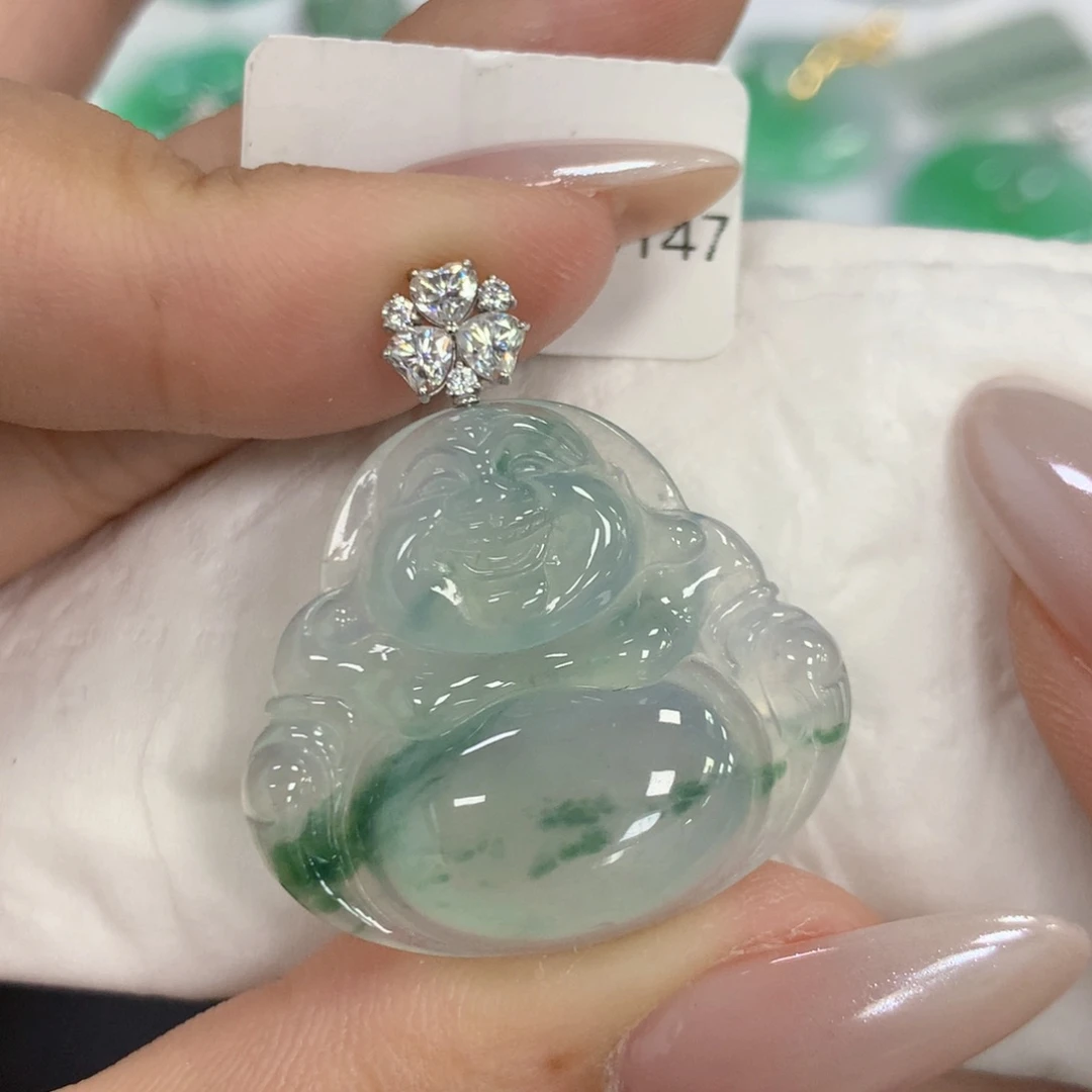 颈饰18K金镶嵌翡翠