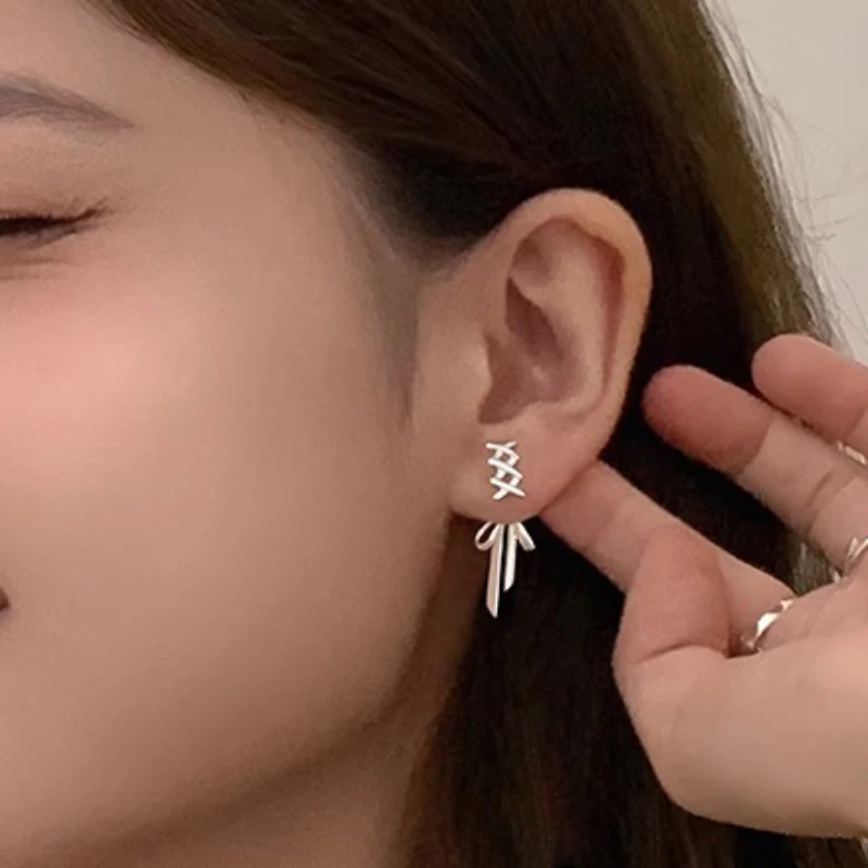 铅玻璃 韩版小众设计白丝带蝴蝶结耳钉女冷淡风时尚高级