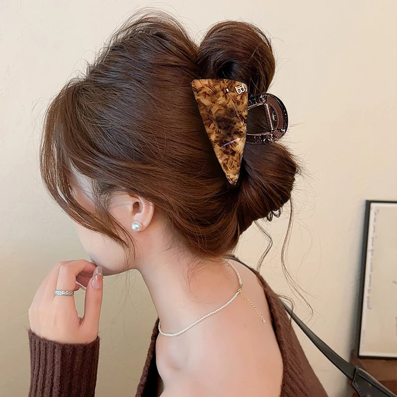 韩国高级感金标醋酸抓夹女新款时尚半扎发鲨鱼夹子后脑勺洋气发抓
