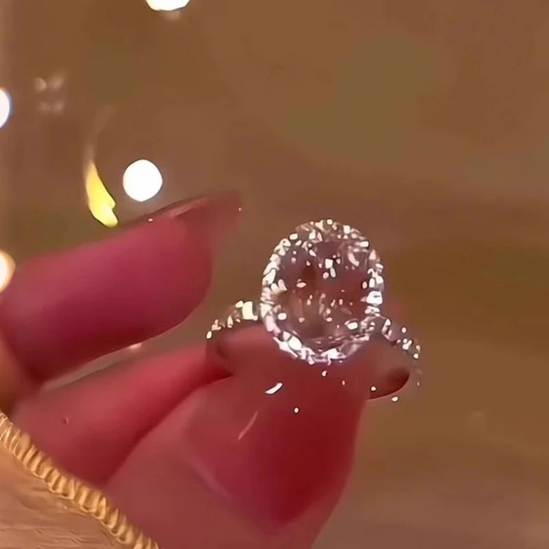 合金戒指 仿真莫桑钻戒鸽子蛋结婚戒指小众爆闪开口求婚拍照道具