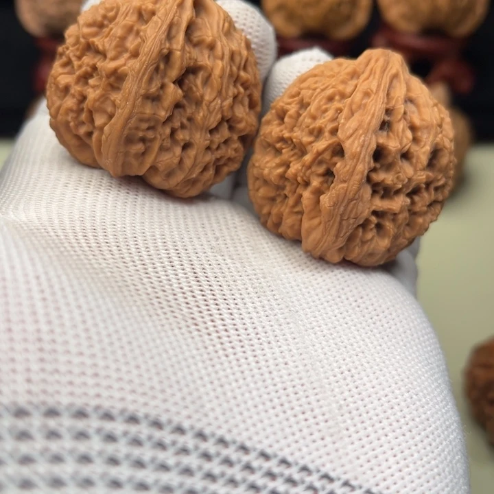 嘿****核桃南疆石文玩核桃