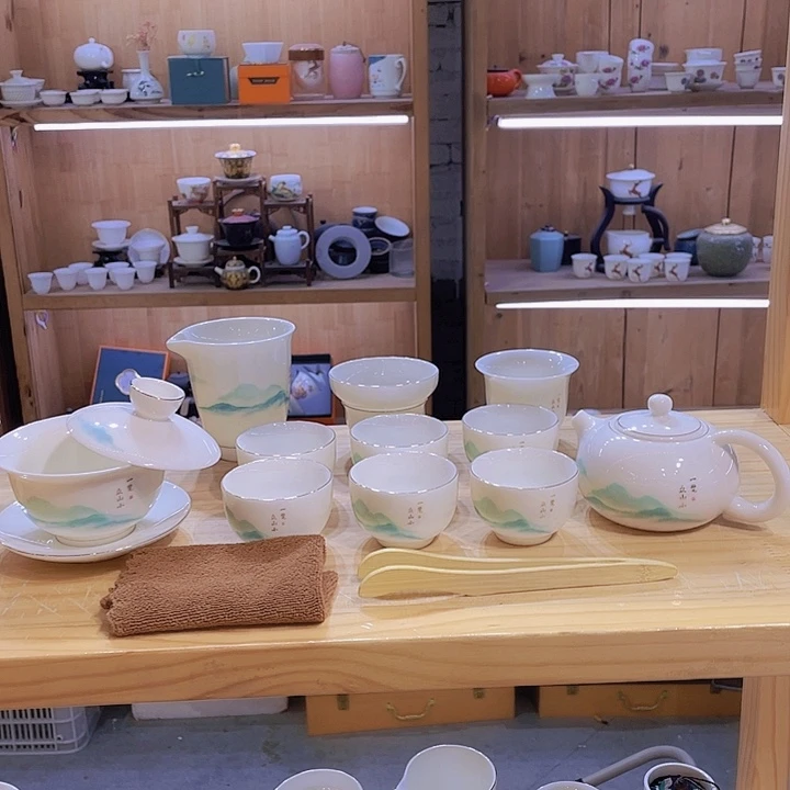 一览众山小羊脂玉套装