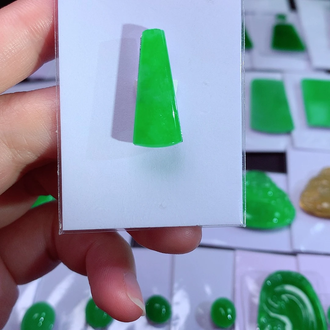 颈饰未镶嵌翡翠天然翡翠