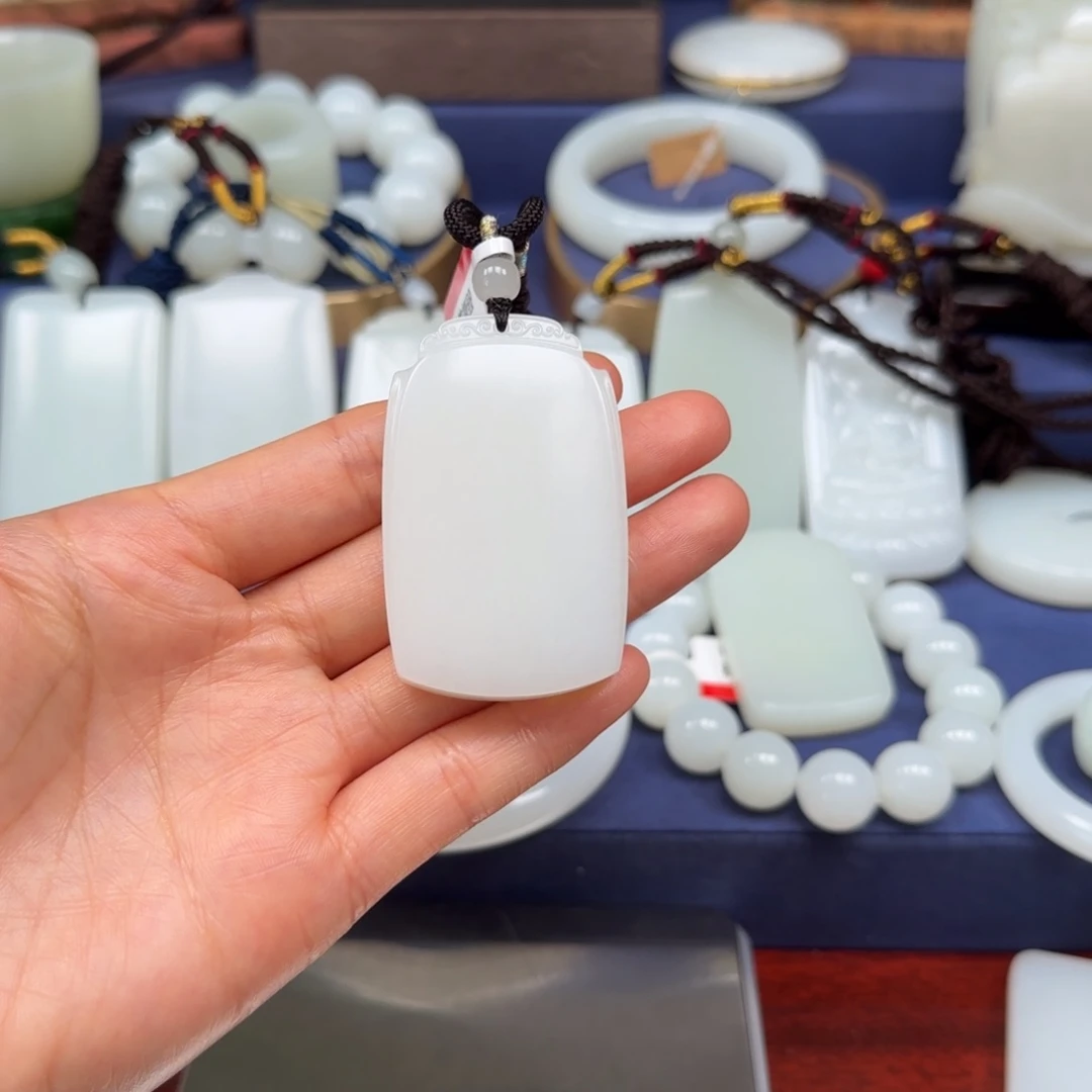 和田玉未镶嵌挂件张*博