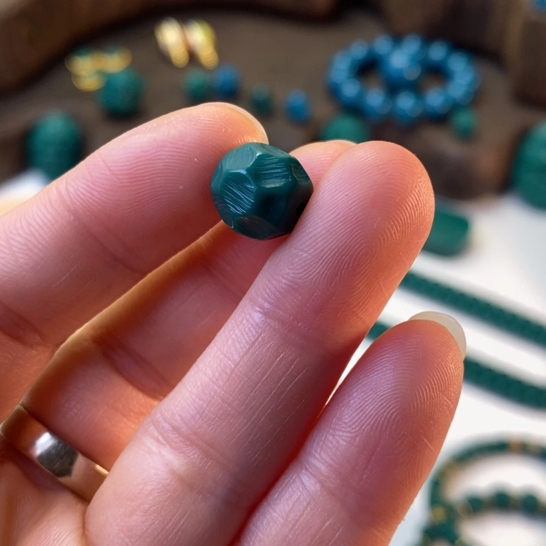 琉璃颈饰地狱色10mm无相1个