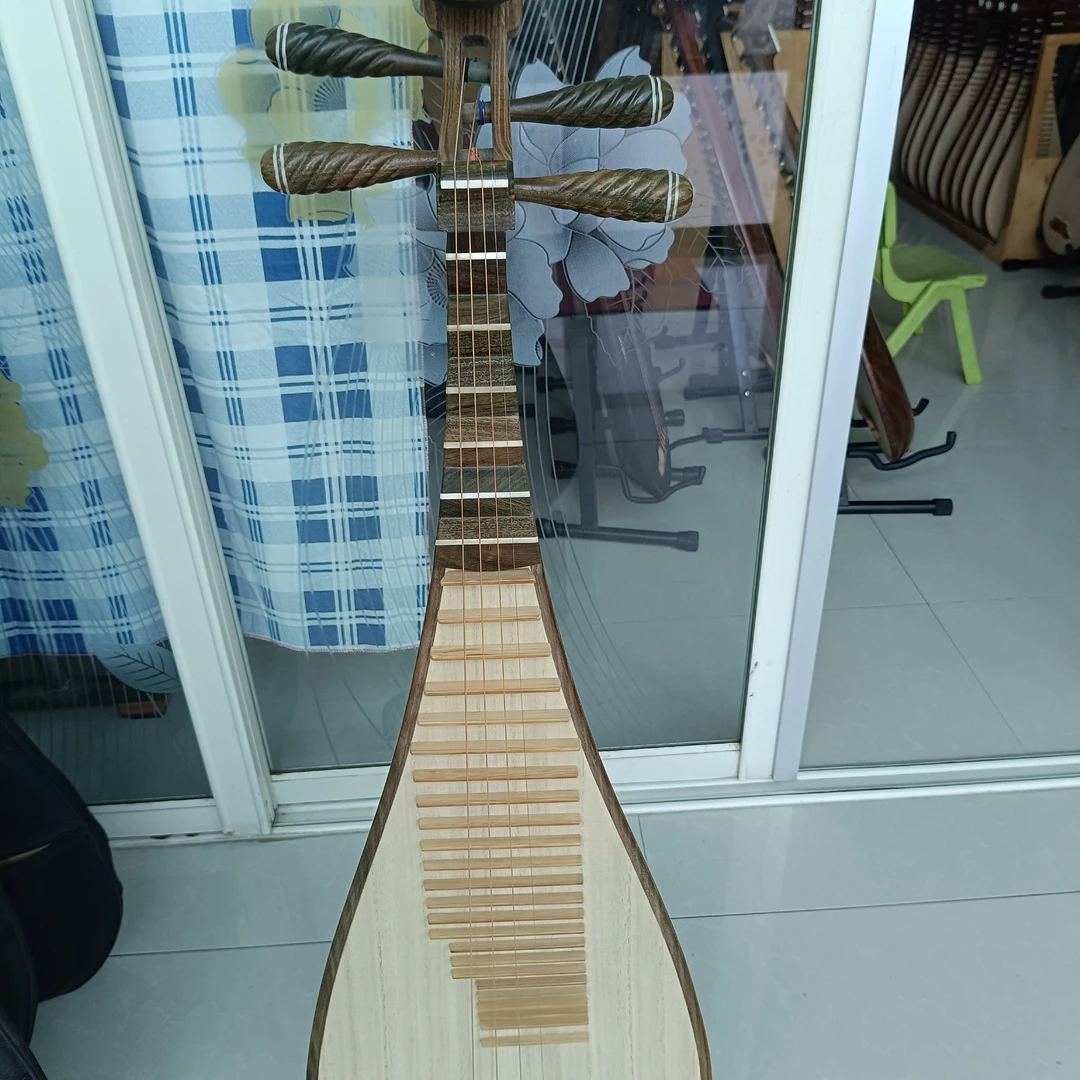 绿檀木琵琶成人，整版抛光没有拼接，适合演奏专业教学考级琴