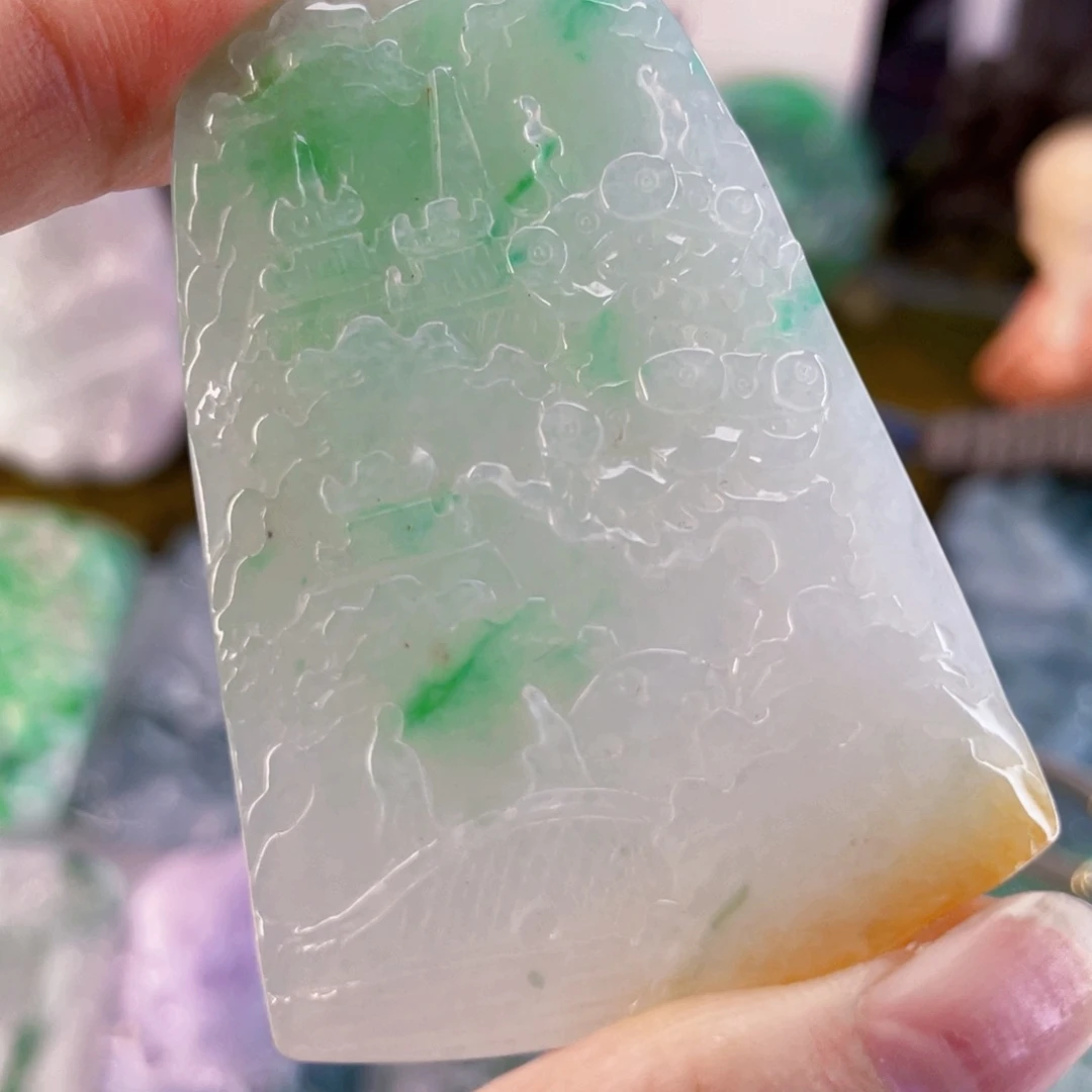 翡翠未镶嵌颈饰山水牌