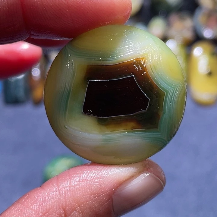 玛瑙/玉髓未镶嵌珠宝奇石