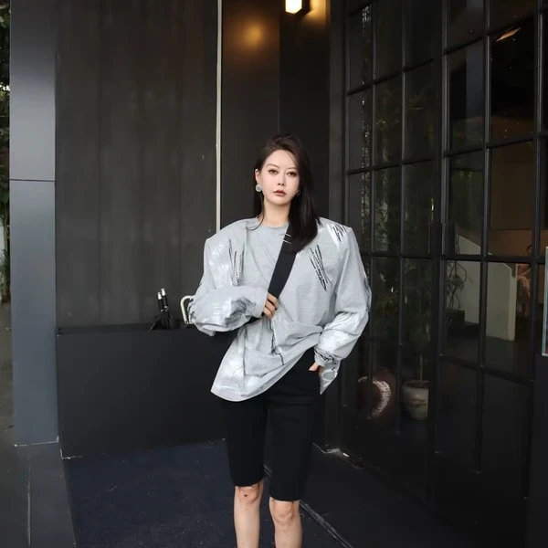 KIOKWANG//男女同款 手绘涂鸦设计圆领套头长袖垫肩T恤