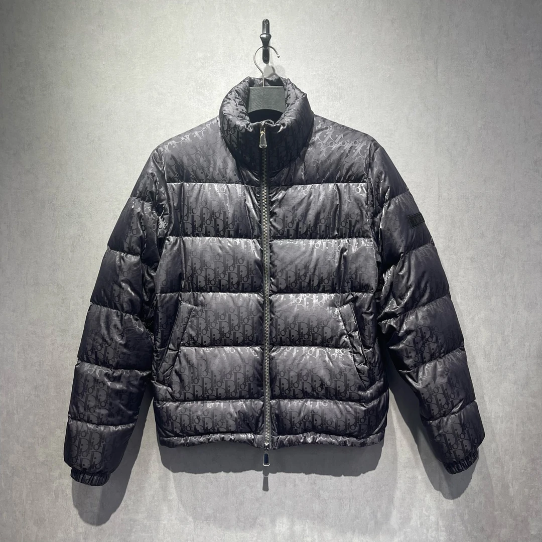 全新未使用 DIOR/迪奥 迪奥logo满印羽绒服/44码/24000/DY213181