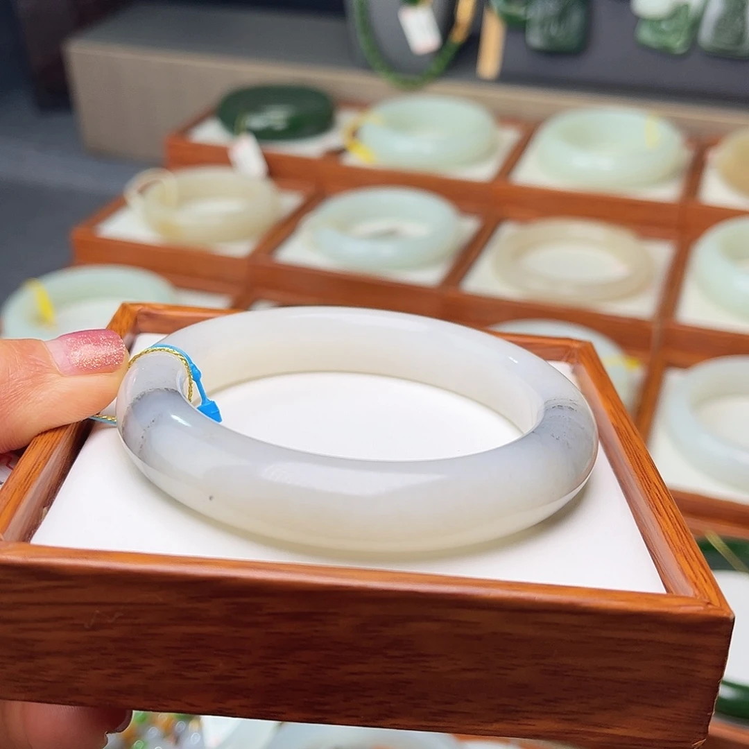 和田玉未镶嵌手镯57.7