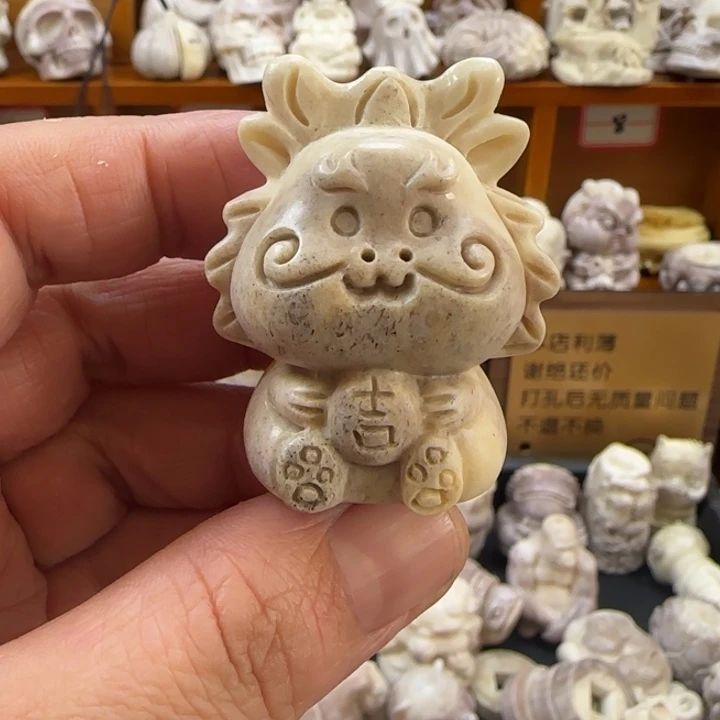 非金属配饰鹿角雕刻龙宝宝