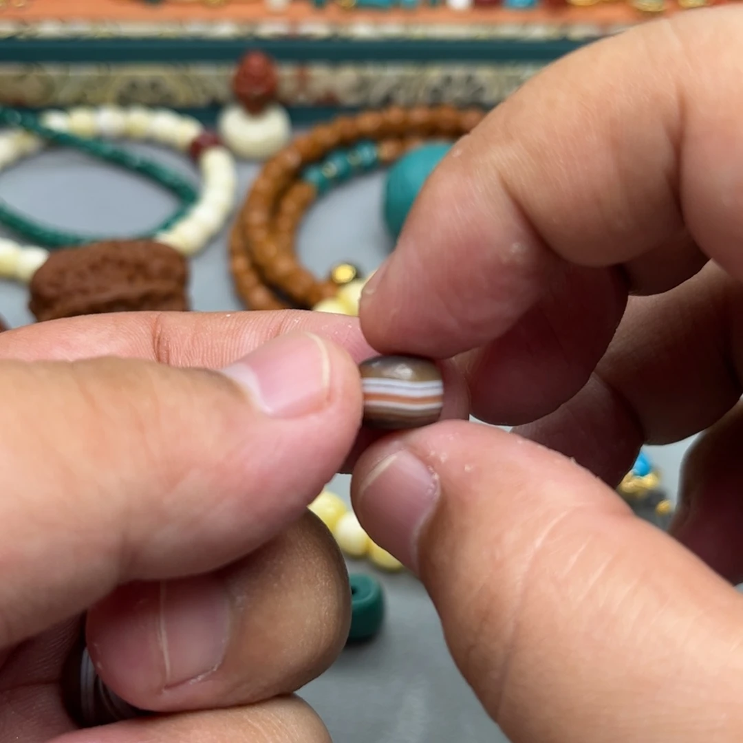 未镶嵌琥珀珠宝奇石