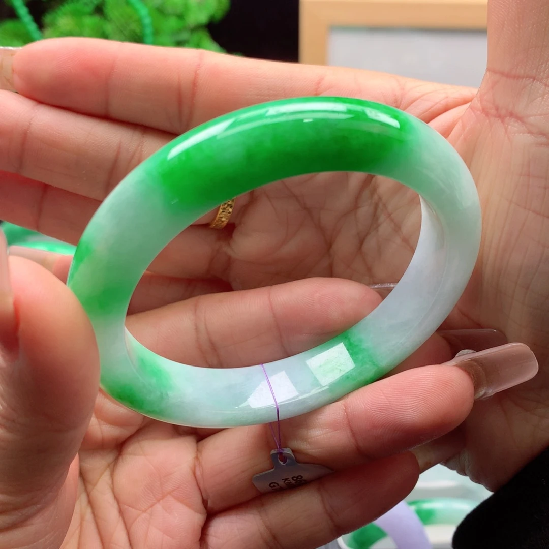 未镶嵌手镯翡翠缅甸