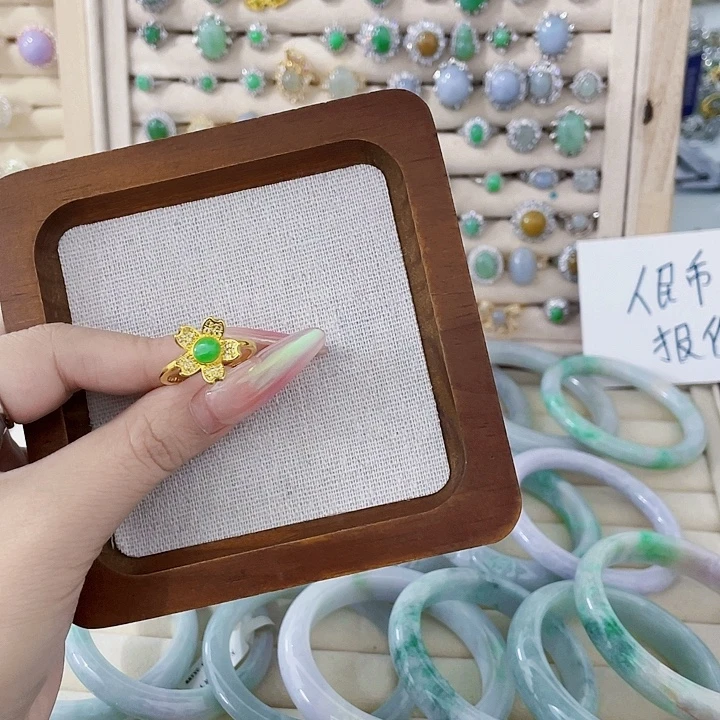 翡翠未镶嵌颈饰天然翡翠Ａ货