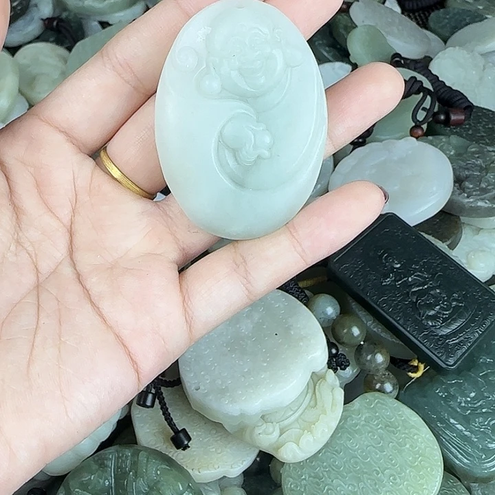 和田玉未镶嵌颈饰