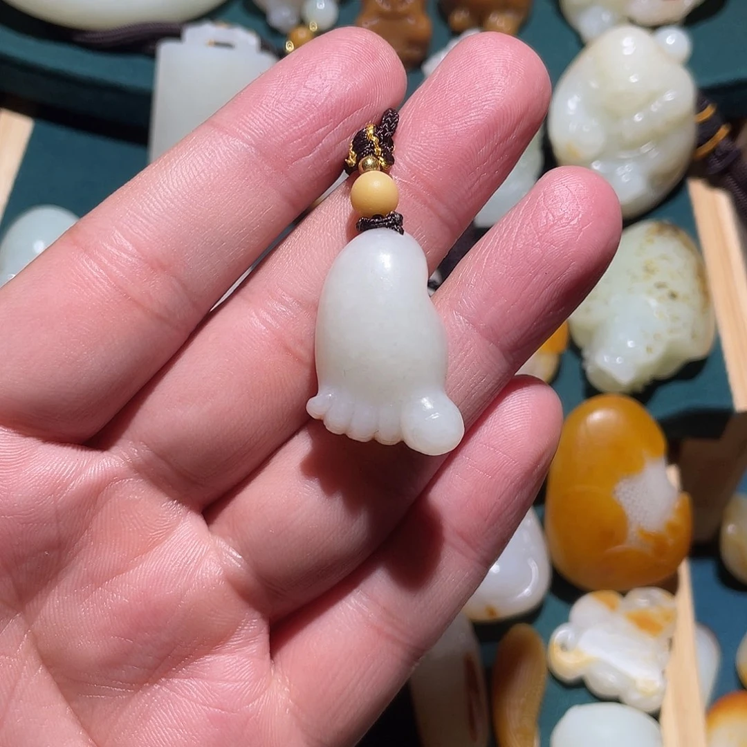 和田玉挂件未镶嵌M****量