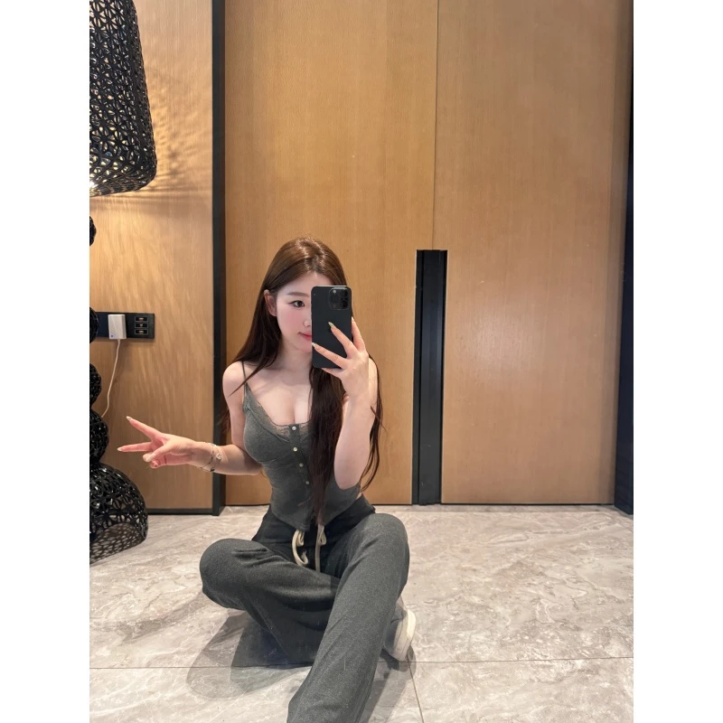 一只雪雪【暮光柔云】新款春季气质性感蕾丝纯欲拼接弹力吊带