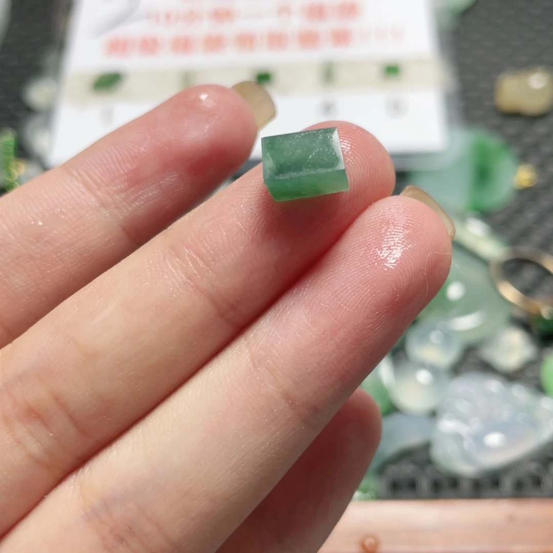 定制翡翠未镶嵌翡翠