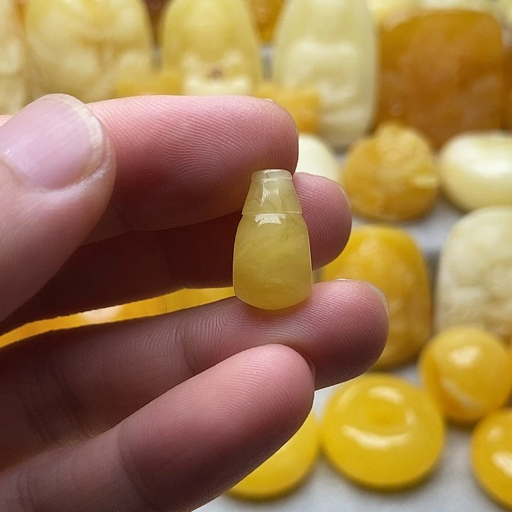 琥珀颈饰未镶嵌琥珀蜜蜡吊坠