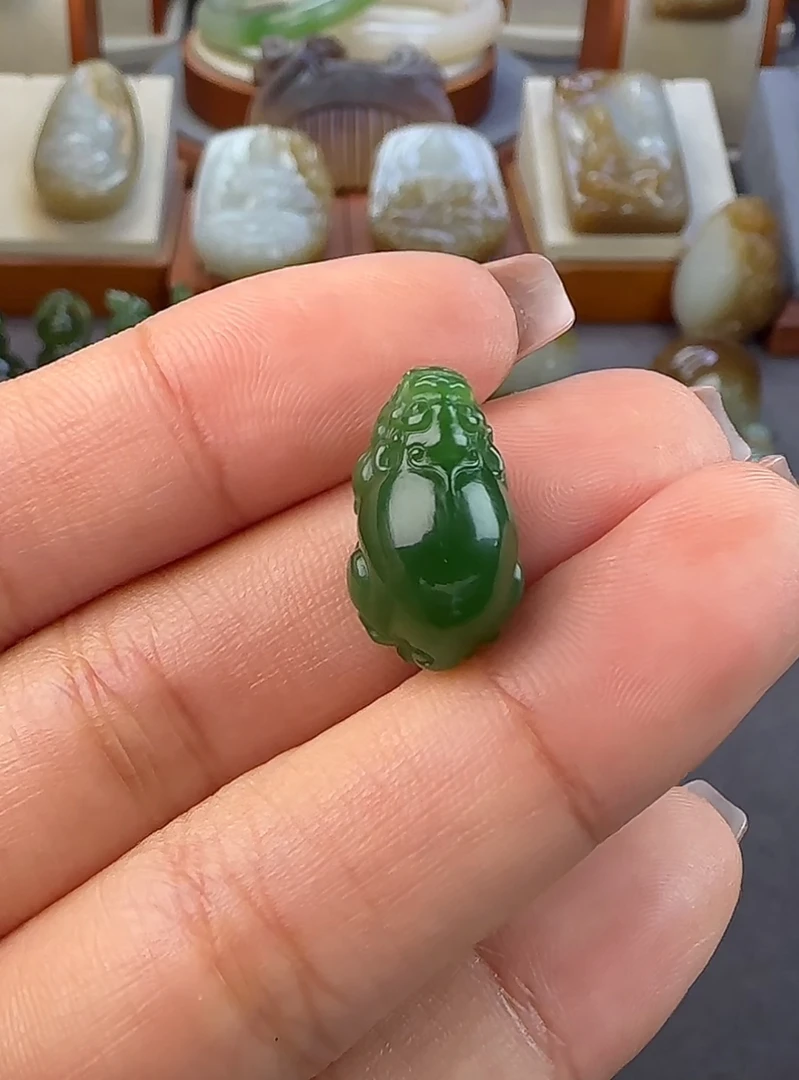 和田玉碧玉高品小貔貅