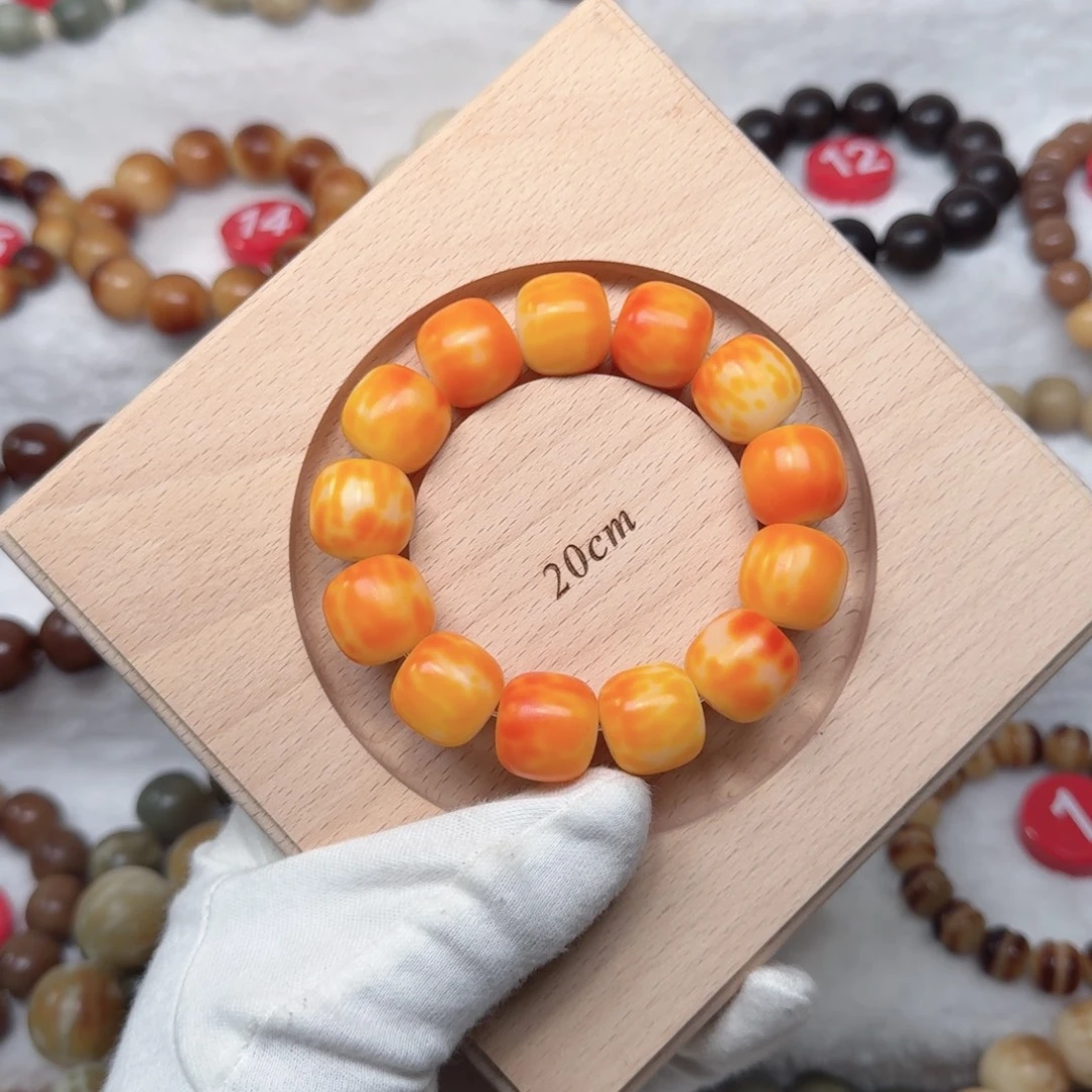 白玉菩提吊坠卡18橘猫