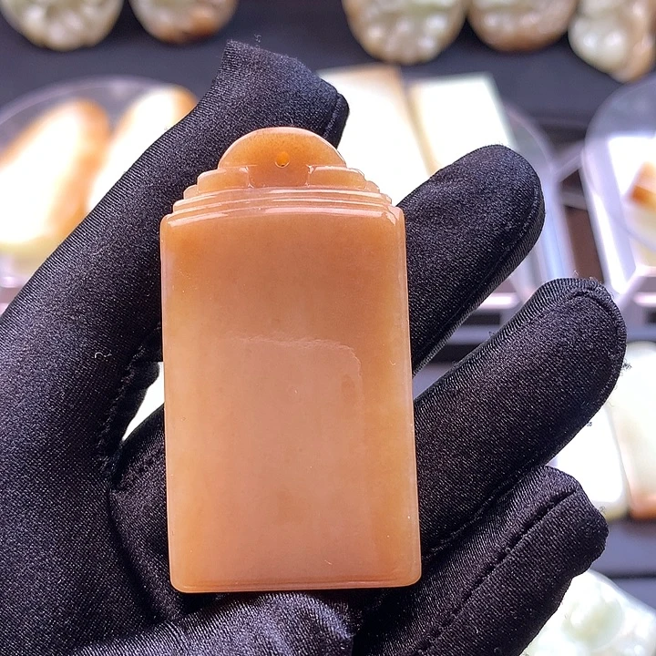 梦***影岫岩老玉（透闪石质玉）未镶嵌颈饰