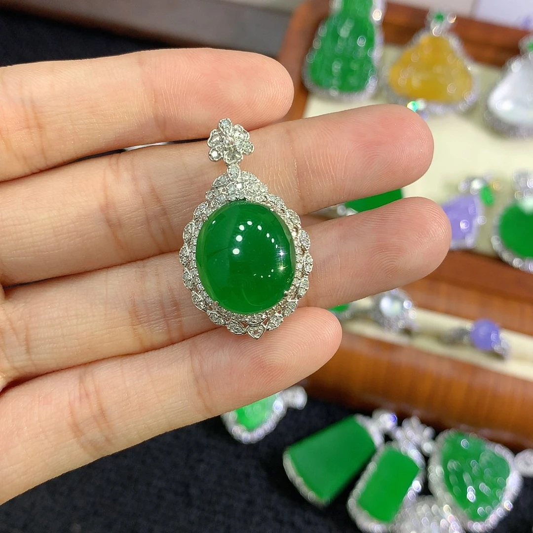 【闪购商品】吊坠(不含链)18K金镶嵌翡翠蛋面