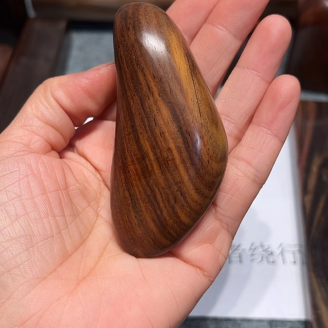 交趾黄檀（大红酸枝）隹**月