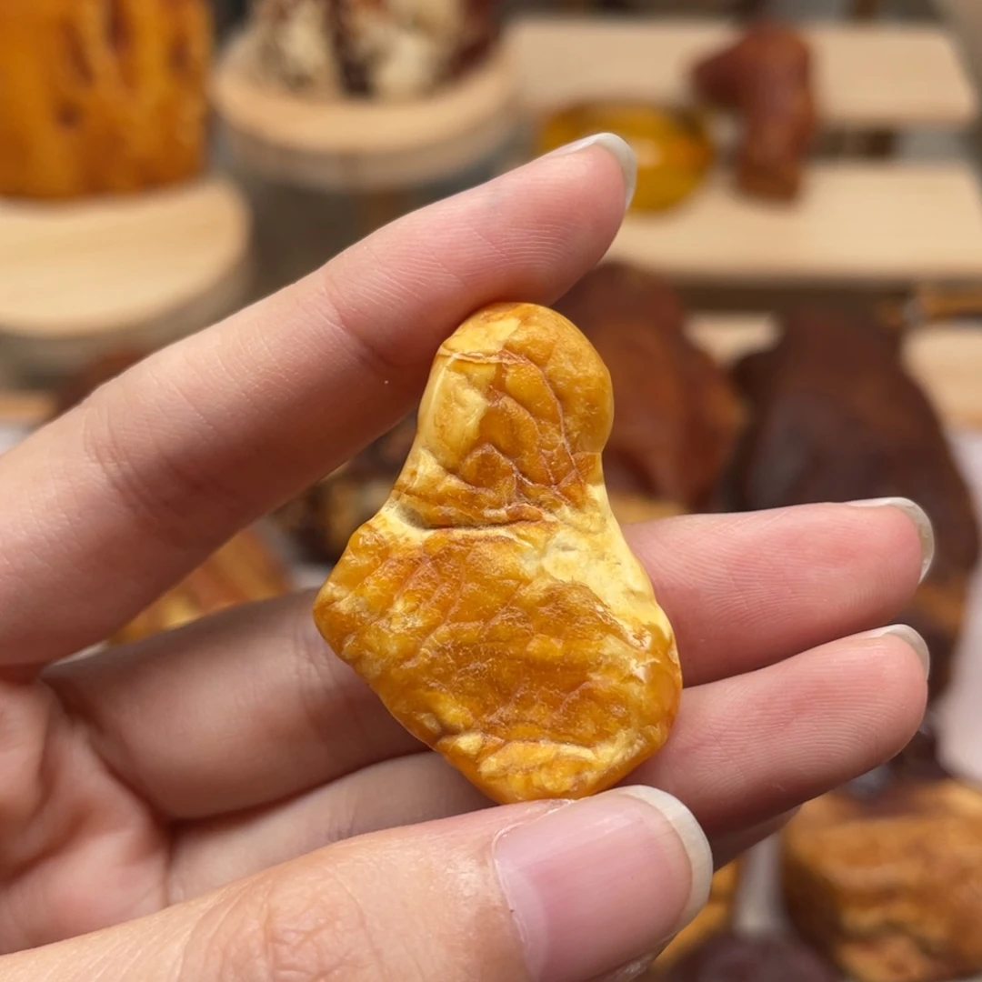 琥珀未镶嵌珠宝奇石