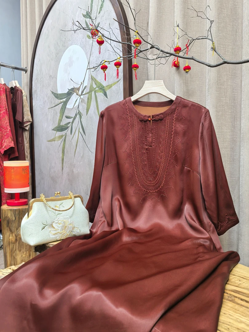 年轮-红云纱连衣裙2025新款夏季复古气质油皮老料中长裙